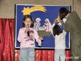 "Die Kinder beschenken das Christkind" - Beitrag von den Schlern der betreuenden Schule 