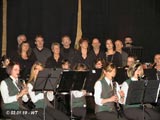 "AUF EINEM PERSISCHEN MARKT" Der Kirchenchor Schnecken begleitet den Musikverein mit Gesang